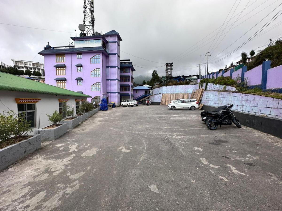 Hotel Tashi Ga Tsel ตาวัง ภายนอก รูปภาพ