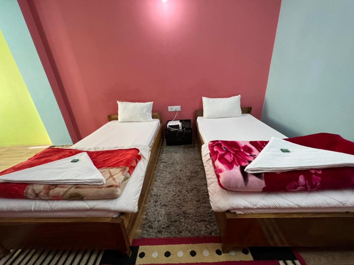 Hotel Tashi Ga Tsel ตาวัง ภายนอก รูปภาพ