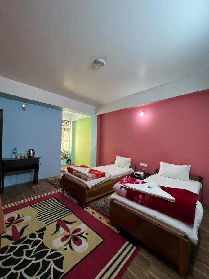 Hotel Tashi Ga Tsel ตาวัง ภายนอก รูปภาพ