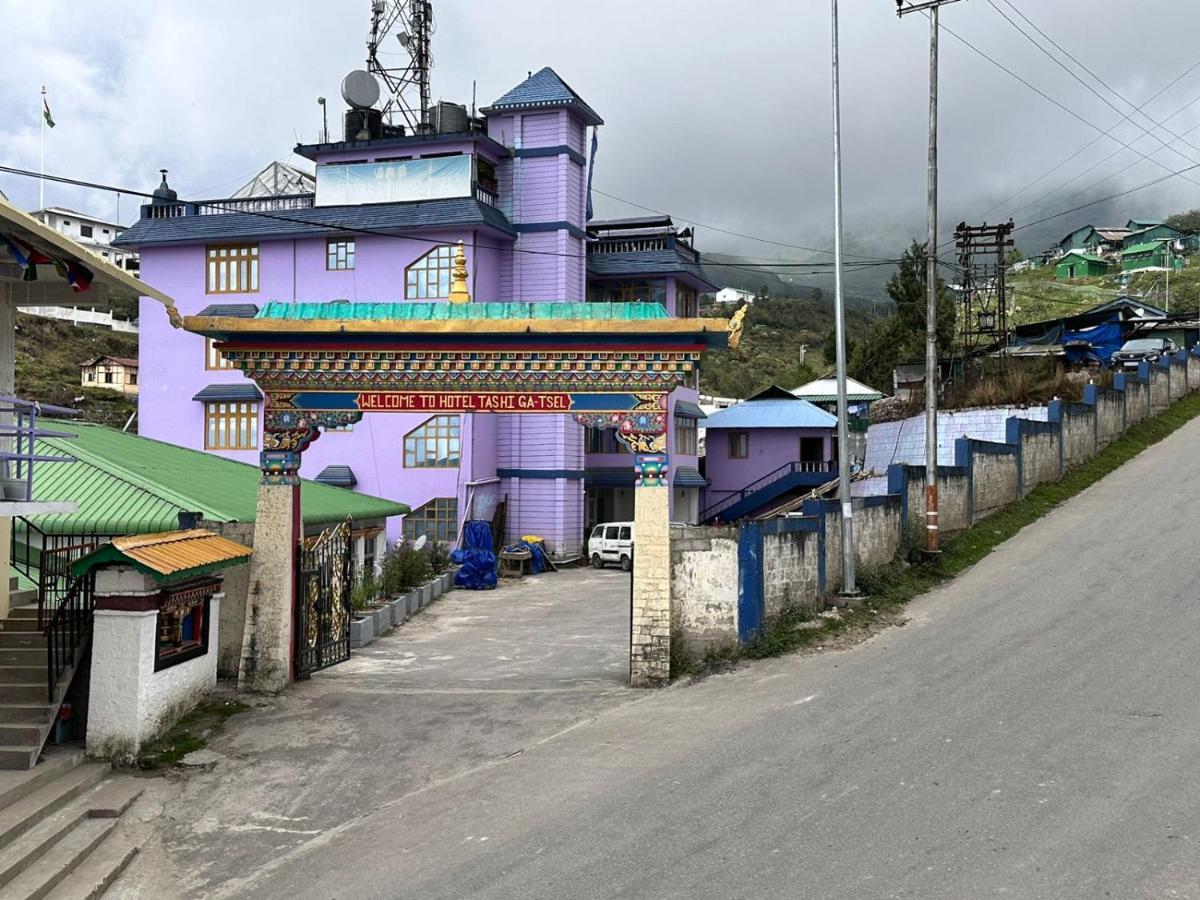 Hotel Tashi Ga Tsel ตาวัง ภายนอก รูปภาพ