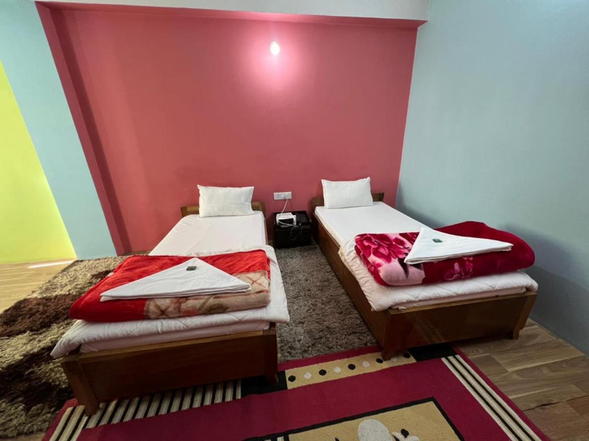 Hotel Tashi Ga Tsel ตาวัง ภายนอก รูปภาพ