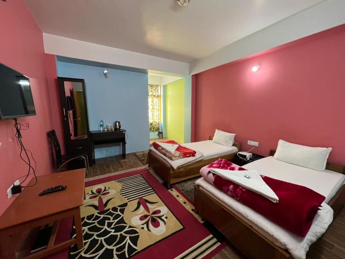 Hotel Tashi Ga Tsel ตาวัง ภายนอก รูปภาพ